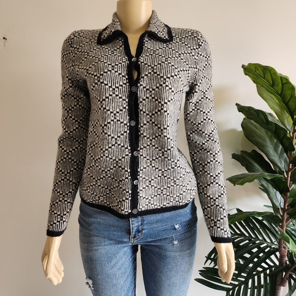 Ann Taylor Sweaters - Lambswool 100% Ann Taylor Buttoned Cardigan Women Size M Black Color Vintage